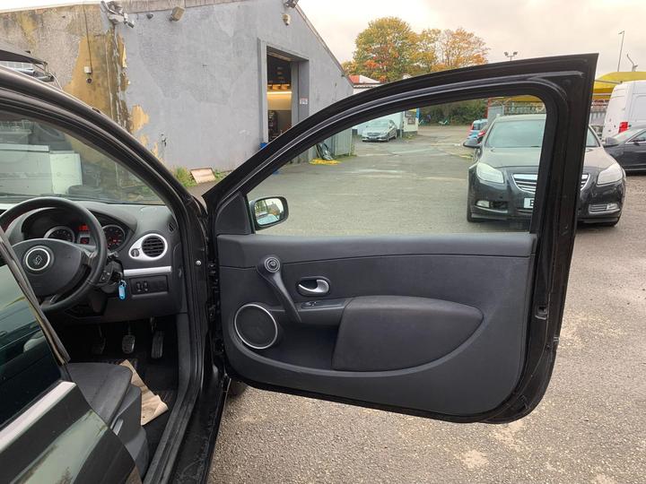 Renault Clio - 1.2 TCe 16v Dynamique S 3dr - LONG MOT,12 MONTHS AA COVER - Image 15