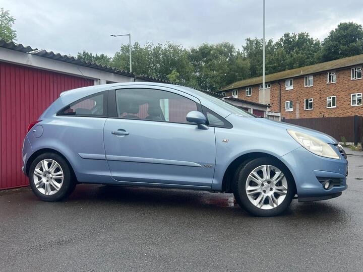 Vauxhall Corsa - 1.2i 16v Design 3dr (a/c) - FULL SERVICE HISTORY/LONG MOT - Image 2