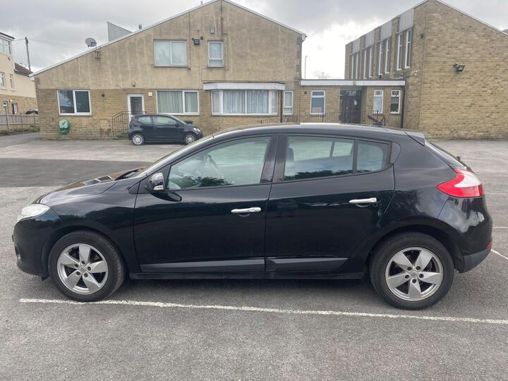 Renault Megane - 1.6 16V Dynamique TomTom 3dr - 6 SPEED GEARBOX,5 DOOR HATCH. - Image 36