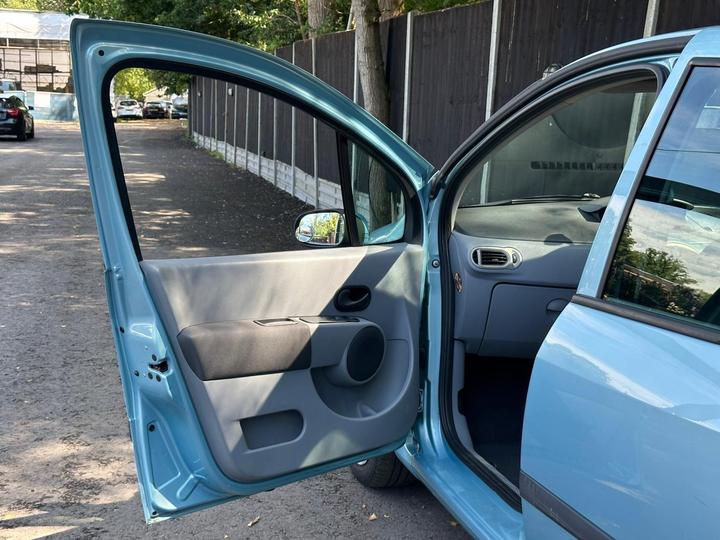 Renault Modus - 1.2 TCe 16v Expression 5dr - ULEZ-PANORAMIC ROOF-BUYNOW - Image 30