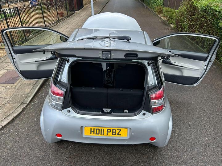 Toyota iQ - 1.0 VVT-i 2 Euro 5 3dr - 2 KEYS SERVICE HISTORY - Image 57