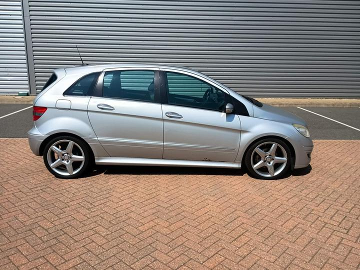 Cheap Mercedes-Benz B Class - 2.0 B200 CVT 5dr for sale in Milton Keynes, Buckinghamshire