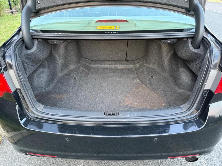 Honda Accord - 2.0 i-VTEC EX Auto Euro 5 4dr - Image 19