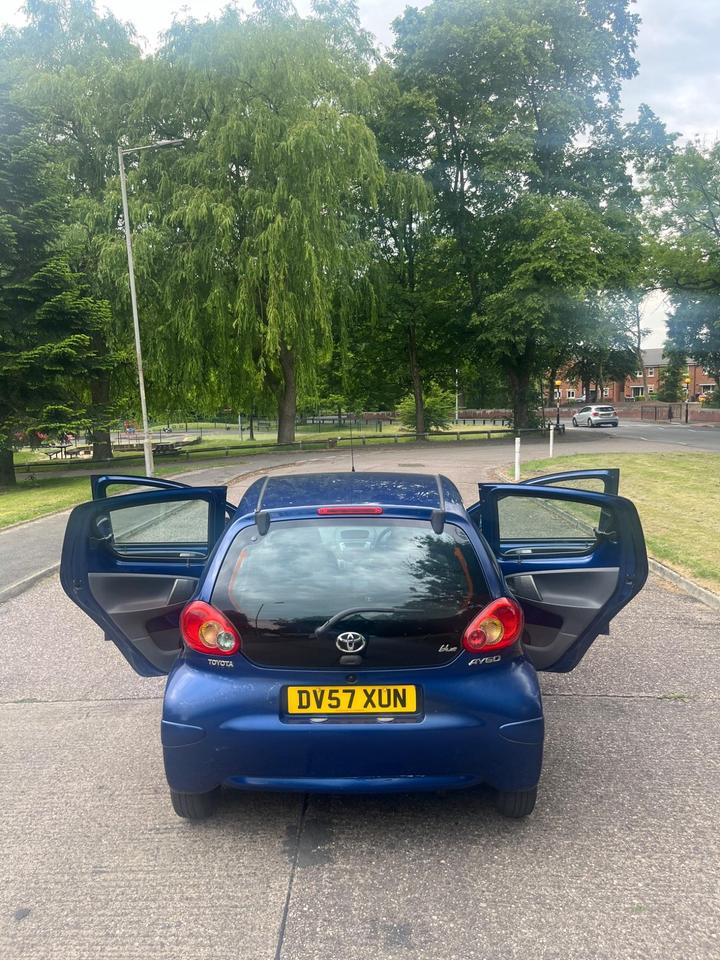 Toyota AYGO - 1.0 VVT-i Blue Euro 4 5dr - comes with 2 keys - Image 3
