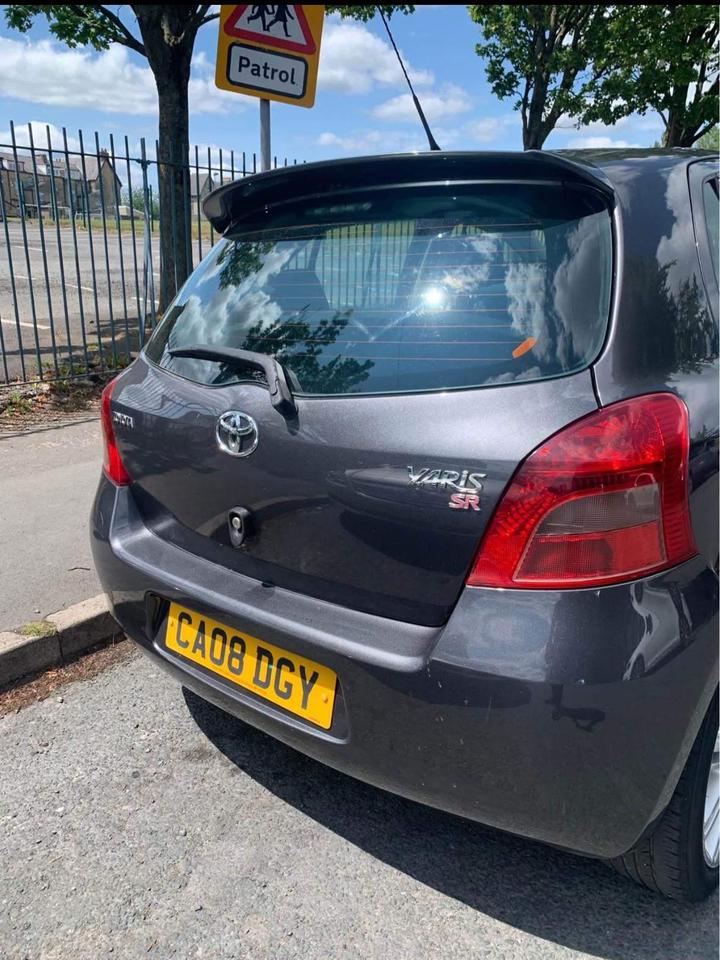 Toyota Yaris - 1.3 VVT-i SR 5dr - 12 Month MOT- Excellent runner - Image 4
