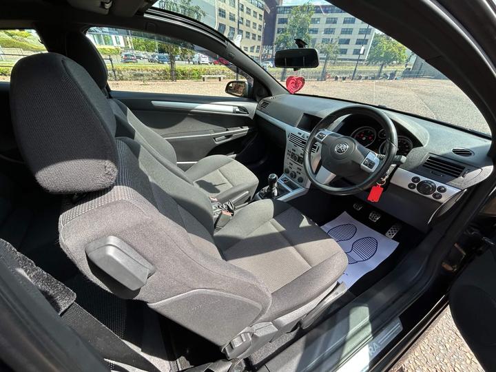 Vauxhall Astra - 1.9 CDTi SXi Sport Hatch 3dr - SH | PANORAMIC WINDSCREEN - Image 14