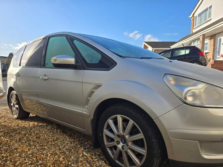 Ford S-Max - 2.0 TDCi Zetec 5dr - Image 4