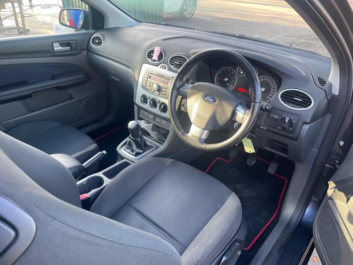 Ford Focus - 1.8 Zetec Climate 3dr - Image 10