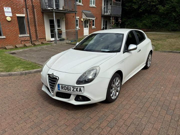 Cheap Alfa Romeo Giulietta - 2.0 JTDM-2 Veloce Euro 5 (s/s) 5dr - px welcome for sale in High Wycombe, Buckinghamshire