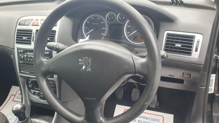 Peugeot 307 - 1.6 16v SE 5dr (a/c) - FULL SERVICE HISTORY 2 KEYS. - Image 8