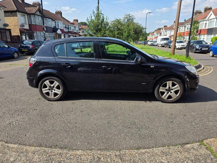 Vauxhall Astra - 1.4i 16v Active 5dr - FUL SERVICE HIST+NEW MOT+CHEAP - Image 2
