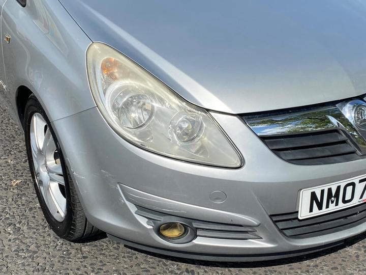Vauxhall Corsa - 1.4i 16v Design 5dr (a/c) - 2 KEYS GOOD SPEC CLEAN CAR - Image 10