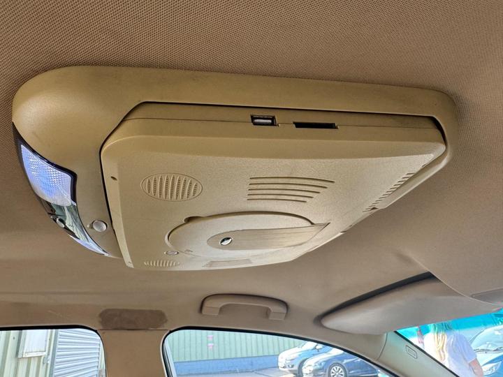 BMW 5 Series - 2.0 520d SE Steptronic Euro 4 4dr - IN CAR DVD PLAYER - Image 16