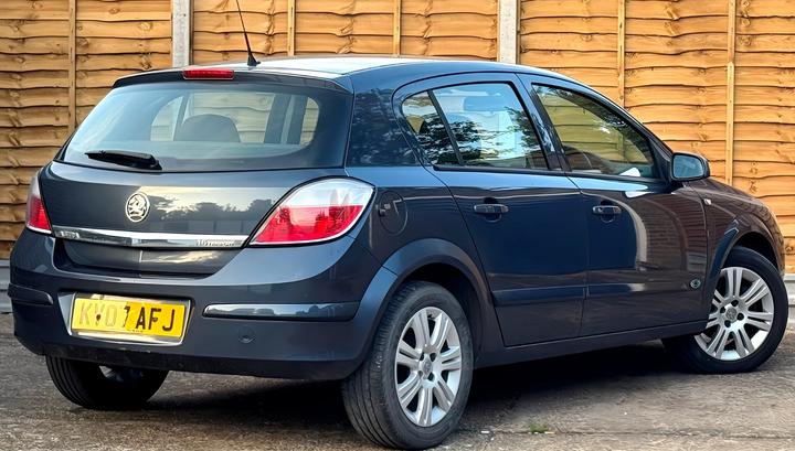 Vauxhall Astra - 1.6i 16v Active 5dr - immaculate car - Image 30