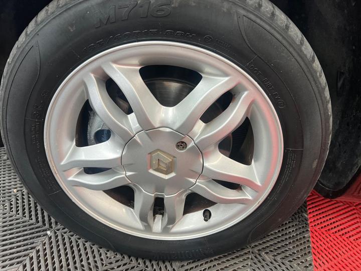 Renault Clio - 1.4 16v Dynamique 5dr - JULY 2026 MOT - Image 6