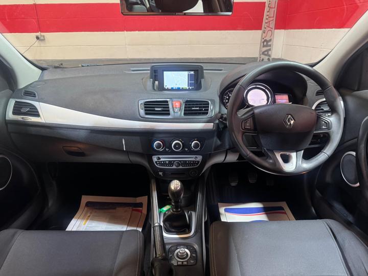 Renault Megane - 1.6 16V Dynamique TomTom Euro 5 5dr - Trade in to clear - Image 43