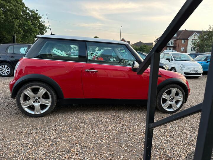 MINI Hatch - 1.6 Cooper Euro 4 3dr - Alloys,A/C,Low Mileage,Tax&Ins - Image 17