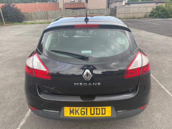 Renault Megane - 1.6 16V Dynamique TomTom 3dr - 6 SPEED GEARBOX,5 DOOR HATCH. - Image 39