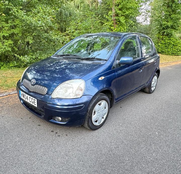Cheap Toyota Yaris - 1.0 VVT-i Blue 5dr - Fresh Mot for sale in Reading, Berkshire