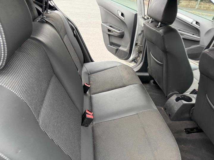 Vauxhall Astra - 1.6i 16v Design 5dr - Full Service History - Image 19
