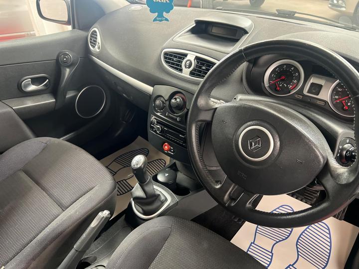 Renault Clio - 1.4 16v Dynamique 5dr - JULY 2026 MOT - Image 7