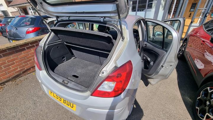 Vauxhall Corsa - 1.2i 16v Design 5dr (a/c) - Image 3