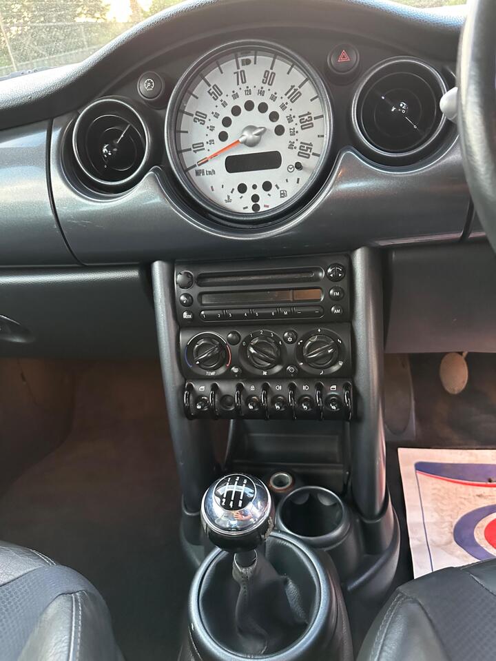 MINI Hatch - 1.6 Cooper Euro 4 3dr - Alloys,A/C,Low Mileage,Tax&Ins - Image 44