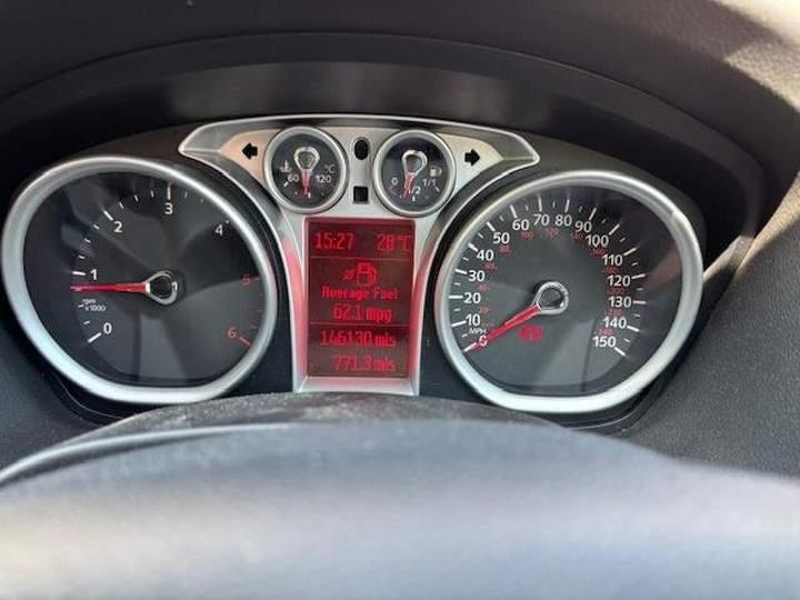 Ford Focus - 1.6 TDCi DPF Zetec 5dr - Image 9