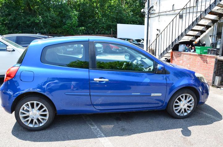 Renault Clio - 1.2 Dynamique TomTom Euro 4 3dr - HPI CLEAR * ULEZ - Image 3