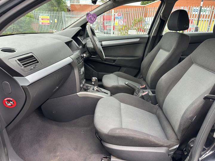 Vauxhall Astra - 1.8i 16v Club 5dr - Cheap Automayic Estate - Image 10