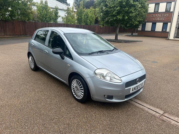 Cheap Fiat Grande Punto - 1.2 Active 5dr (a/c) - 11 MONTHS MOT CHEAP TAX for sale in High Wycombe, Buckinghamshire
