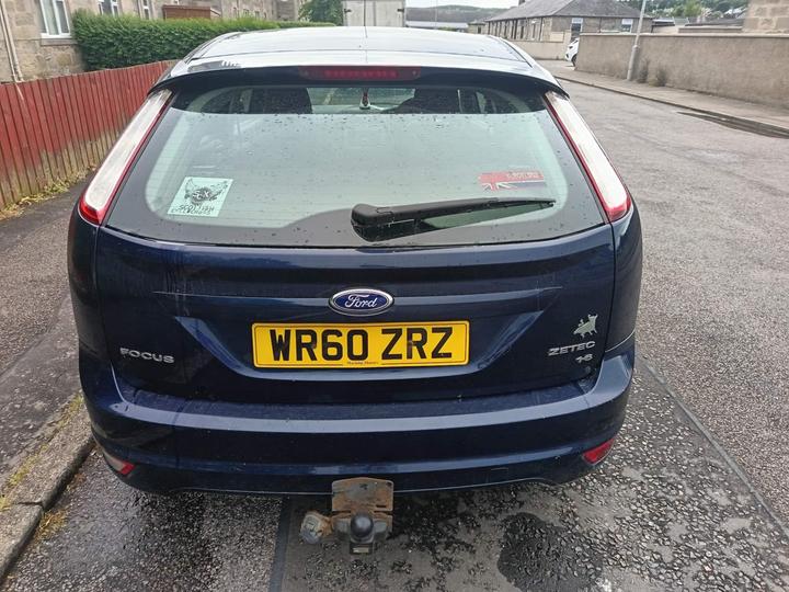 Ford Focus - 1.6 Zetec 5dr - Ideal for fixer project! - Image 4