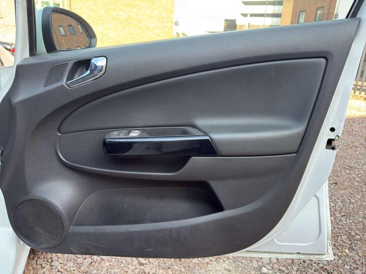 Vauxhall Corsa - 1.3 CDTi ecoFLEX SE Euro 5 5dr - Image 26