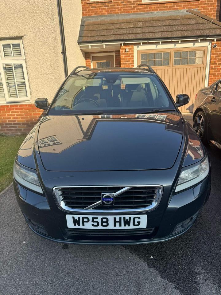 Cheap Volvo V50 - 2.0D SE Euro 4 5dr - 12 months mot and service done for sale in Hinckley, Leicestershire