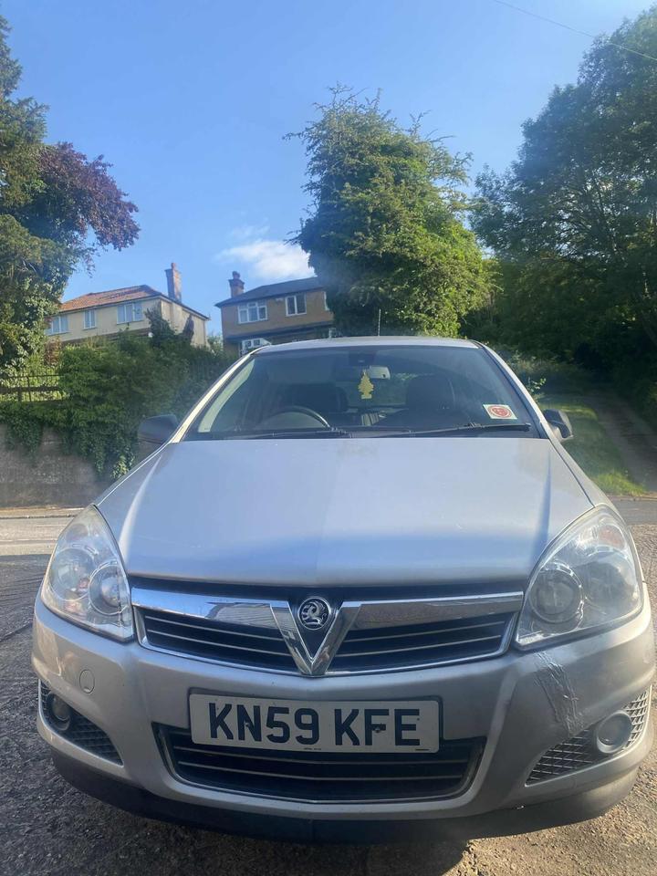 Cheap Vauxhall Astra - 1.6i 16v Design 5dr for sale in High Wycombe, Buckinghamshire