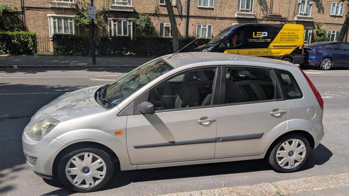 Cheap Ford Fiesta - 1.25 Style 5dr - Low mielage, reliable, ULEZ ok for sale in North Kensington, Greater London