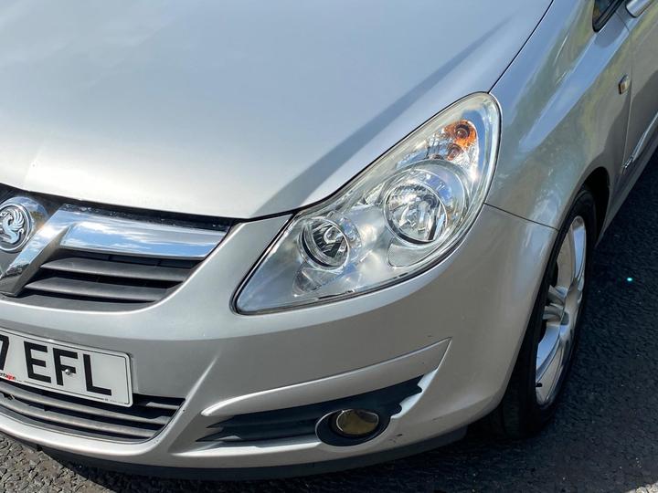 Vauxhall Corsa - 1.4i 16v Design 5dr (a/c) - 2 KEYS GOOD SPEC CLEAN CAR - Image 9