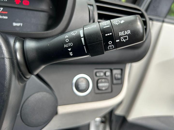 Toyota iQ - 1.0 VVT-i 2 Euro 5 3dr - 2 KEYS SERVICE HISTORY - Image 81