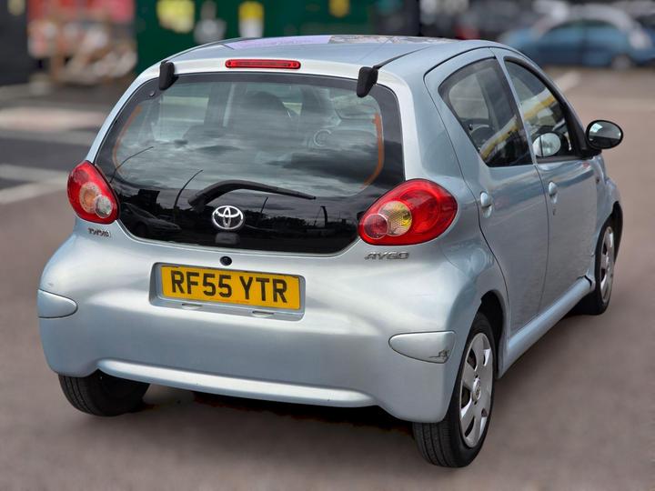 Toyota AYGO - 1.0 VVT-i + MultiMode Euro 4 5dr - 1 YEAR M.O.T/ULEZ COMPLAINT - Image 6