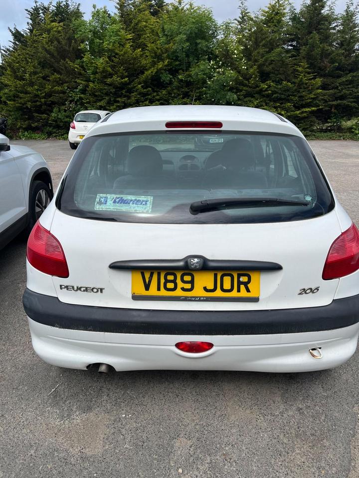 Cheap Peugeot 206 - 1.4 LX 5dr (electric sunroof) for sale in Basildon, Essex