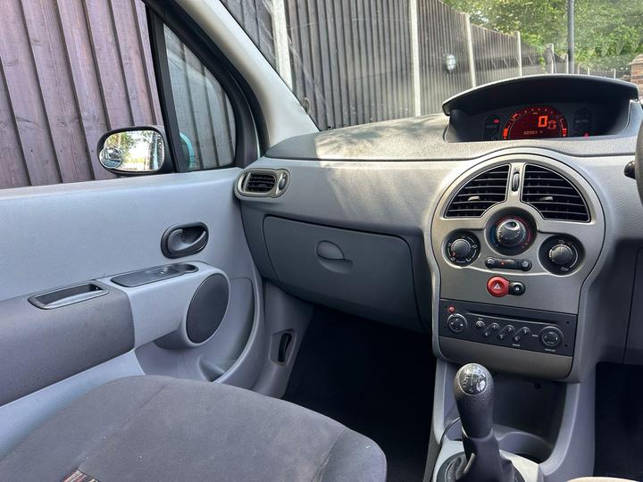 Renault Modus - 1.2 TCe 16v Expression 5dr - ULEZ-PANORAMIC ROOF-BUYNOW - Image 12