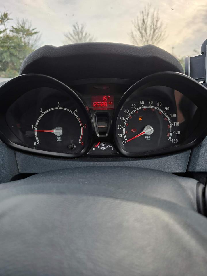 Ford Fiesta - 1.4 TDCi DPF Edge 3dr - Image 2