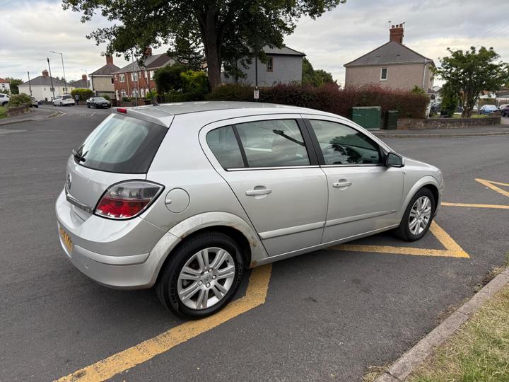 Vauxhall Astra - 1.6i 16v Design 5dr - Full Service History - Image 29