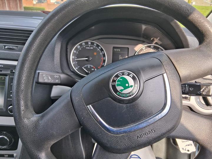 Skoda Octavia - 1.6 TDI SE Hatchback 5dr Diesel Manual Euro 5 (105 ps) - COMES WITH 12 MONTHS MOT - Image 15