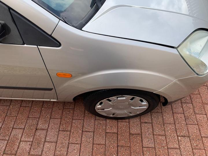 Ford Fiesta - 1.4 LX 5dr (a/c) - Image 2