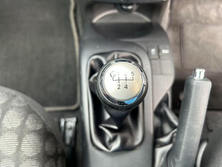 Toyota iQ - 1.0 VVT-i 2 Euro 5 3dr - 2 KEYS SERVICE HISTORY - Image 84