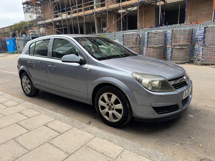 Vauxhall Astra - 1.4i 16v Breeze 5dr - ULEZ|NEW 1 YEAR MOT|2 OWNERS - Image 2