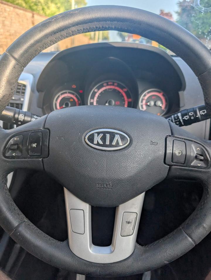 Cheap Kia Ceed - 1.6 CRDi 2 Euro 4 5dr - Recently Serviced. 1 Year MOT for sale in Eastbourne, East Sussex