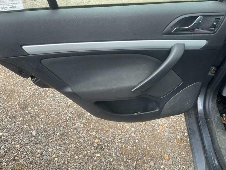 Skoda Octavia - 1.6 FSI Ambiente Euro 4 5dr - Image 22