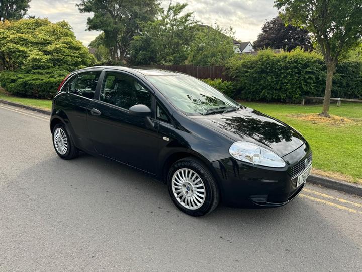 Cheap Fiat Grande Punto - 1.2 Active White 3dr - IDEAL FIRST CAR + MOT JUNE2026 for sale in Walsall, West Midlands